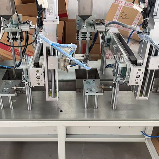 Интеллектуальное обновление! Компания Jinan Yuncheng Instrument Co., Ltd. представила робота, обеспечивающего новый скачок эффективности производства.