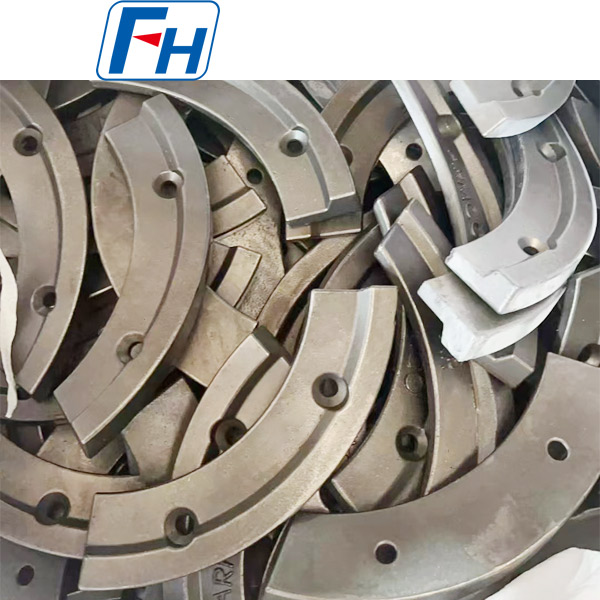 Лопасти для смесителей, используемых в горнодобывающей промышленности и на цементных заводах, а также высокопрочные детали для бетоносмесителей 1