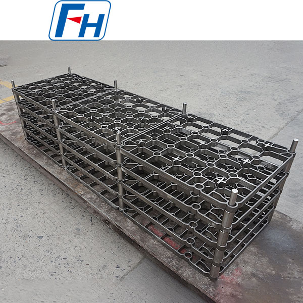 Комплектующие для непрерывных печей, поддоны, решетки, конвейерные ленты для линий спекания, отжига и закалки.