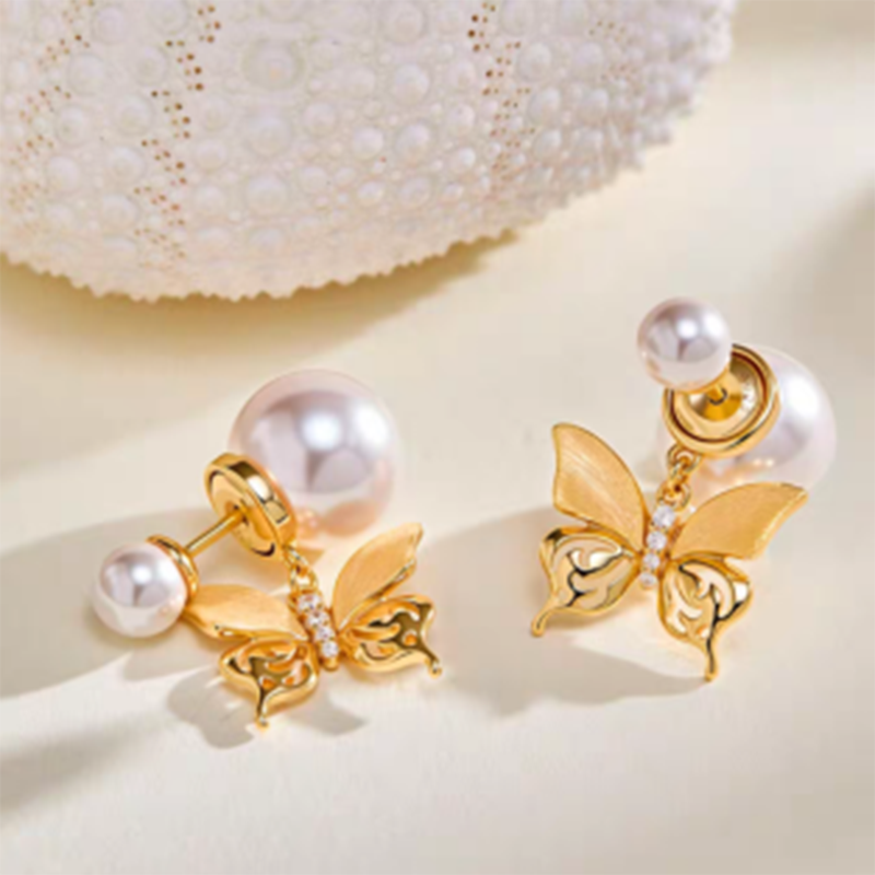 Новая серия сережек [Butterfly Shadow Pearl] уже в продаже – она открывает новый тренд в сегменте доступных по цене аксессуаров класса люкс.