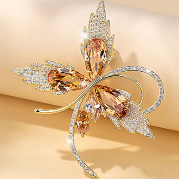 [Танец бабочек в струящемся свете] Брошь: открытие нового тренда в доступных аксессуарах класса люкс