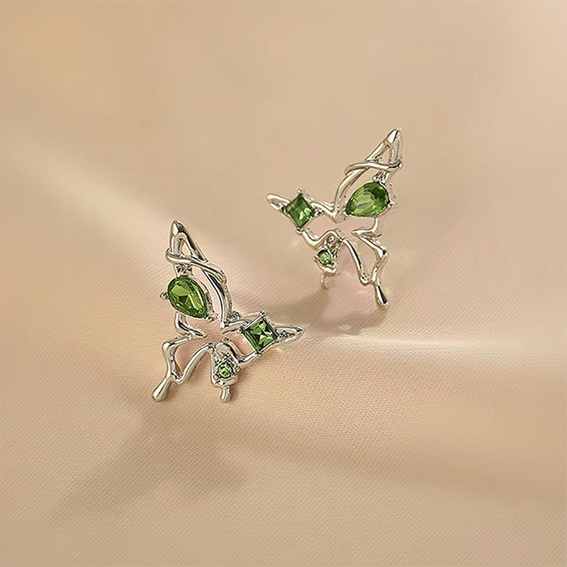 Асимметричные серьги-гвоздики в форме бабочки (2)