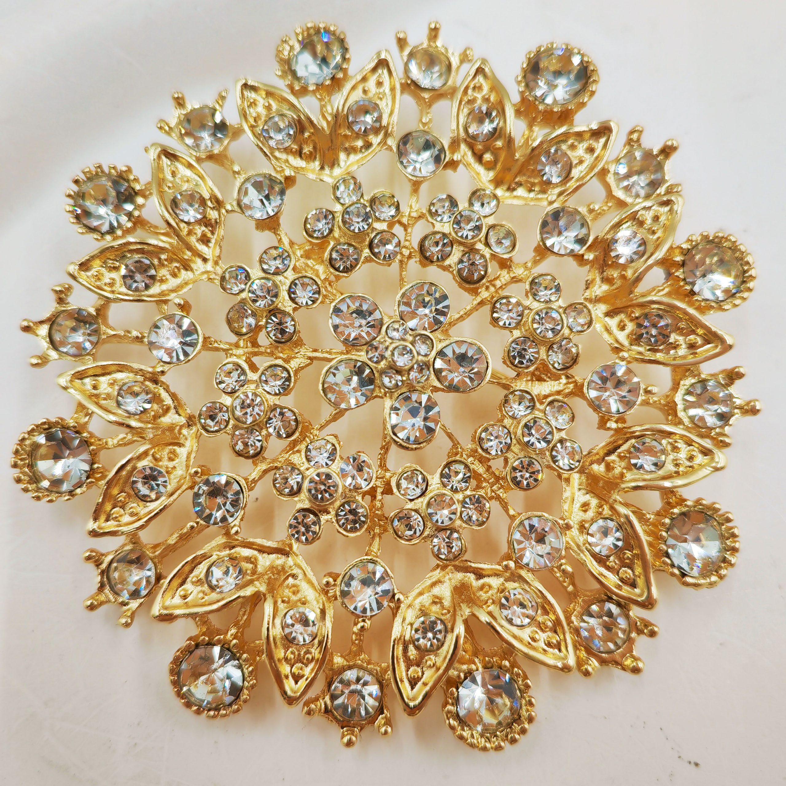 Брошь «Цветущий звездочный взрыв»