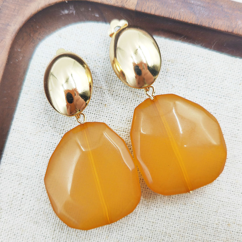 Геометрические серьги-гвоздики из янтарной смолы｜Новые поступления в винтажном стиле