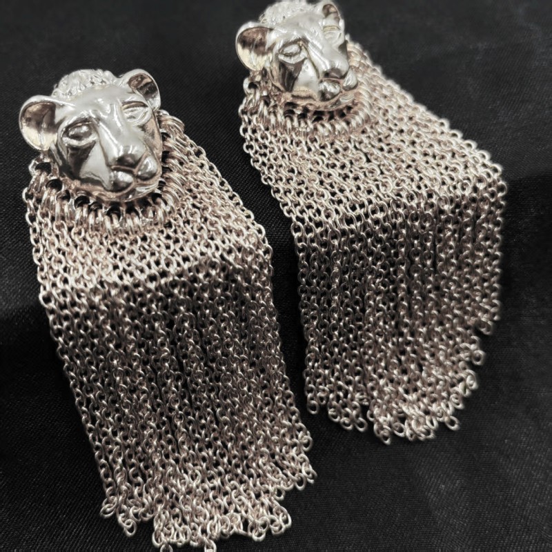 Трехмерные серебряные серьги с кисточками в виде львиных голов