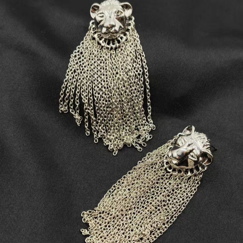 Трехмерные серебряные серьги с кисточками в виде львиных голов