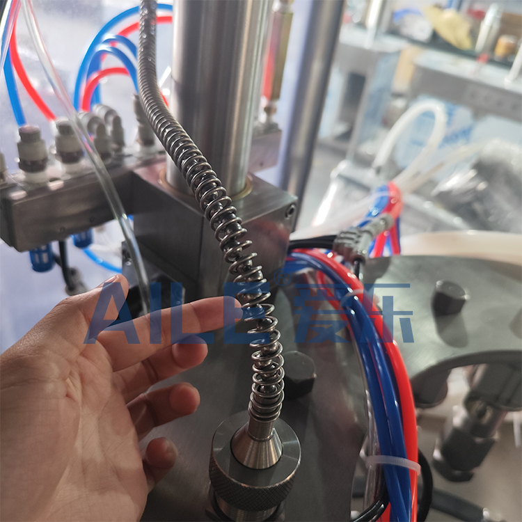 Индивидуально разработанная машина для наполнения аэрозолей с шариковым дозатором