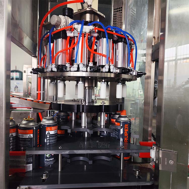 Высокоскоростная машина для насадки на аэрозольные баллончики