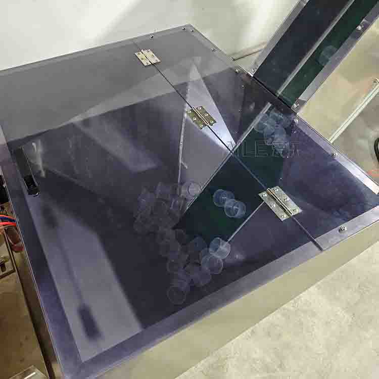 Высокоскоростная машина для запечатывания крышек аэрозольных баллонов