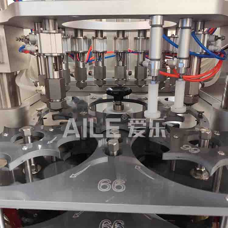Высокоскоростная 12-головая аэрозольная розливная машина