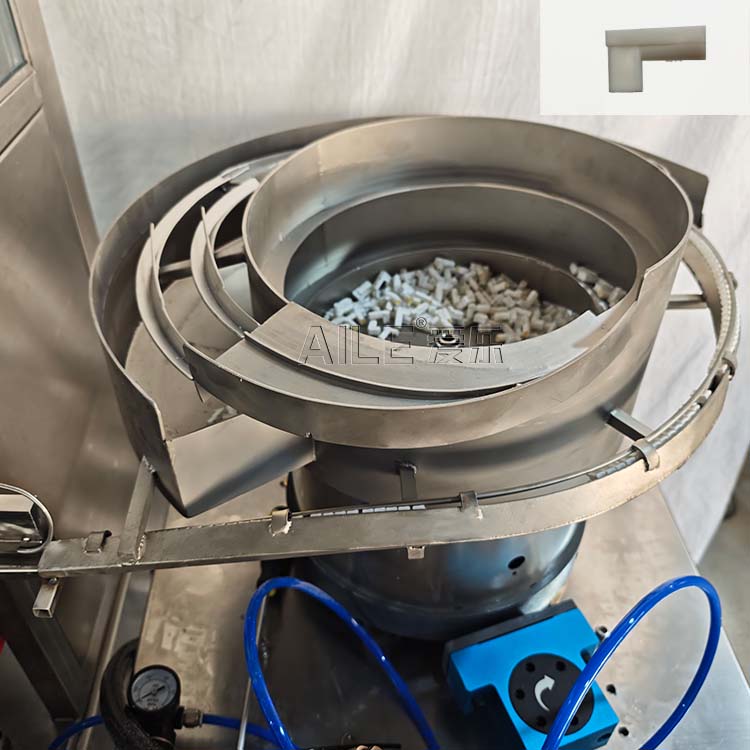 Высокоскоростная машина для насадки на аэрозольные баллончики