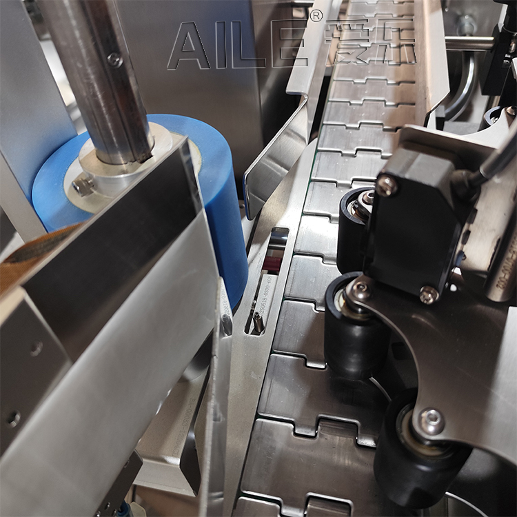 Автоматическая машина для позиционирования и маркировки аэрозольных баллончиков