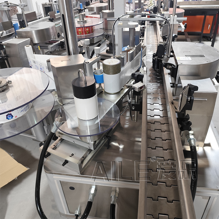 Автоматическая машина для позиционирования и маркировки аэрозольных баллончиков