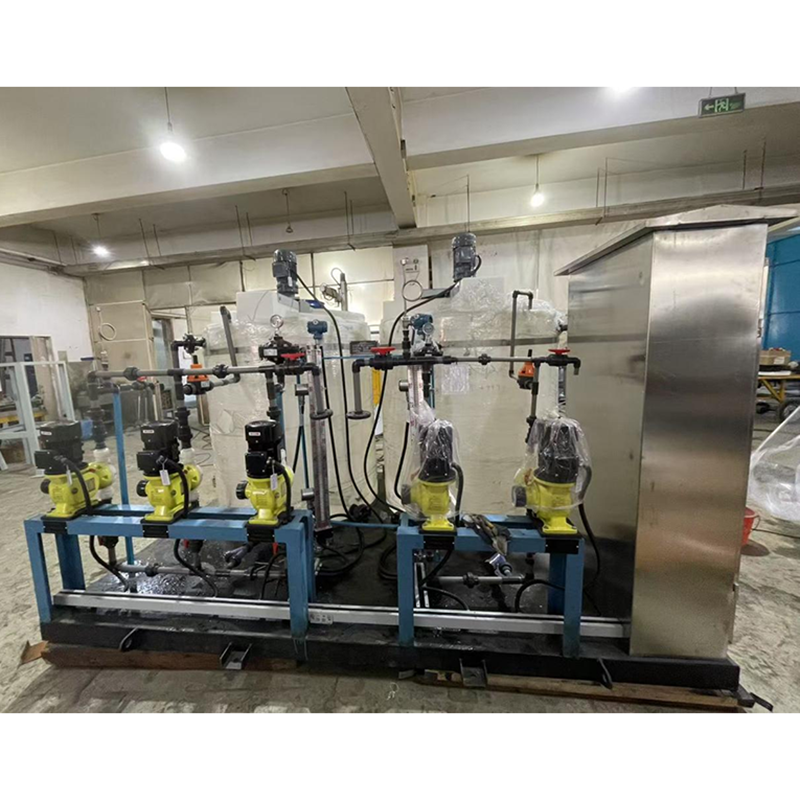 Автоматическая дозирующая установка с насосом-дозатором для промышленных нужд