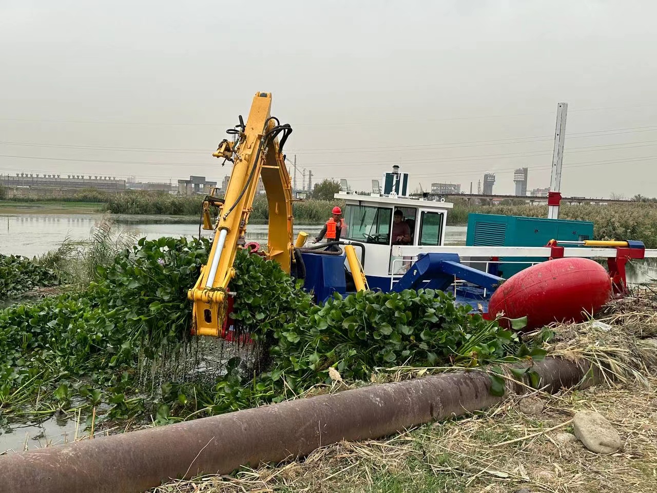 Как земснаряд-амфибия служит экологии?