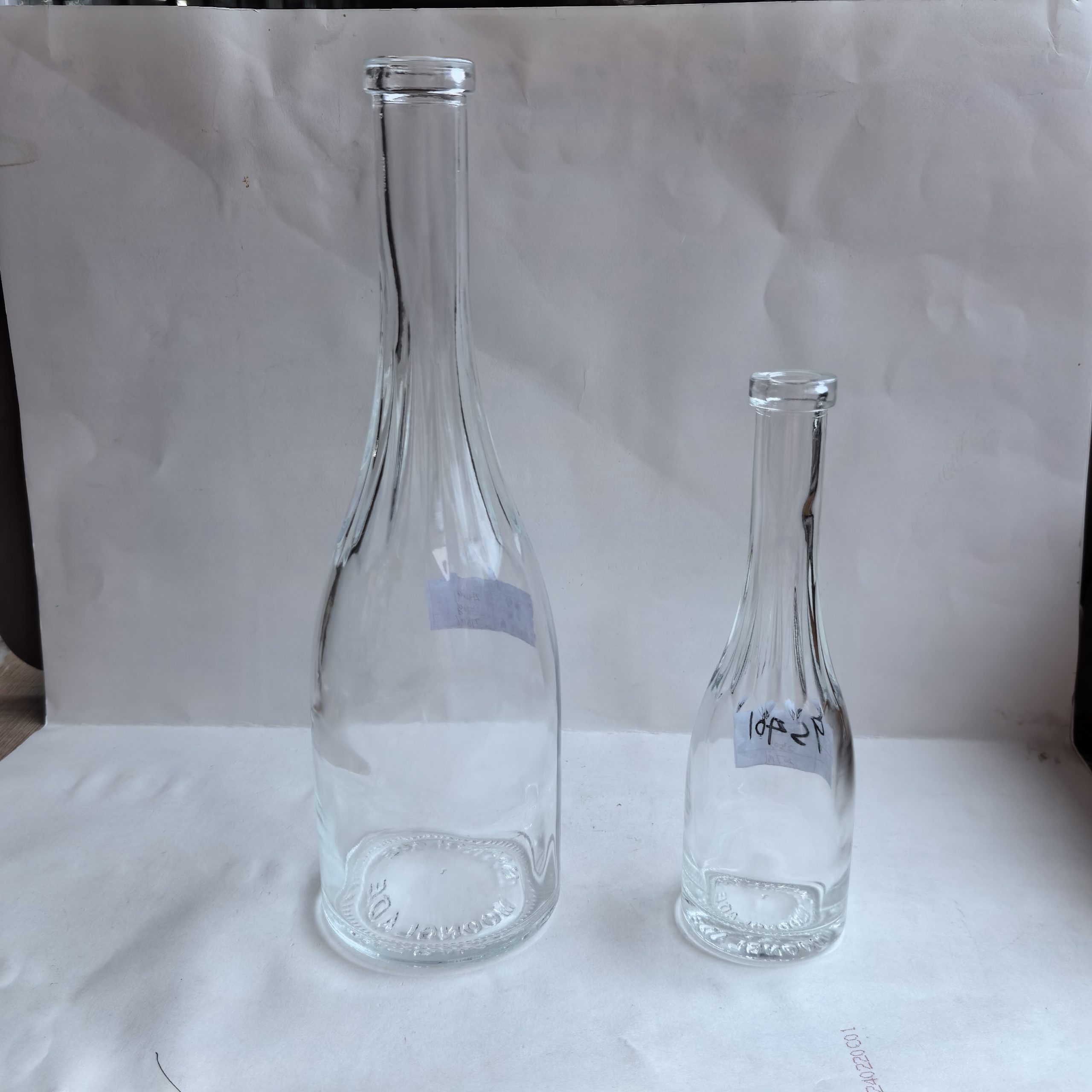 Стеклянные бутылки объемом 500 мл/250 мл