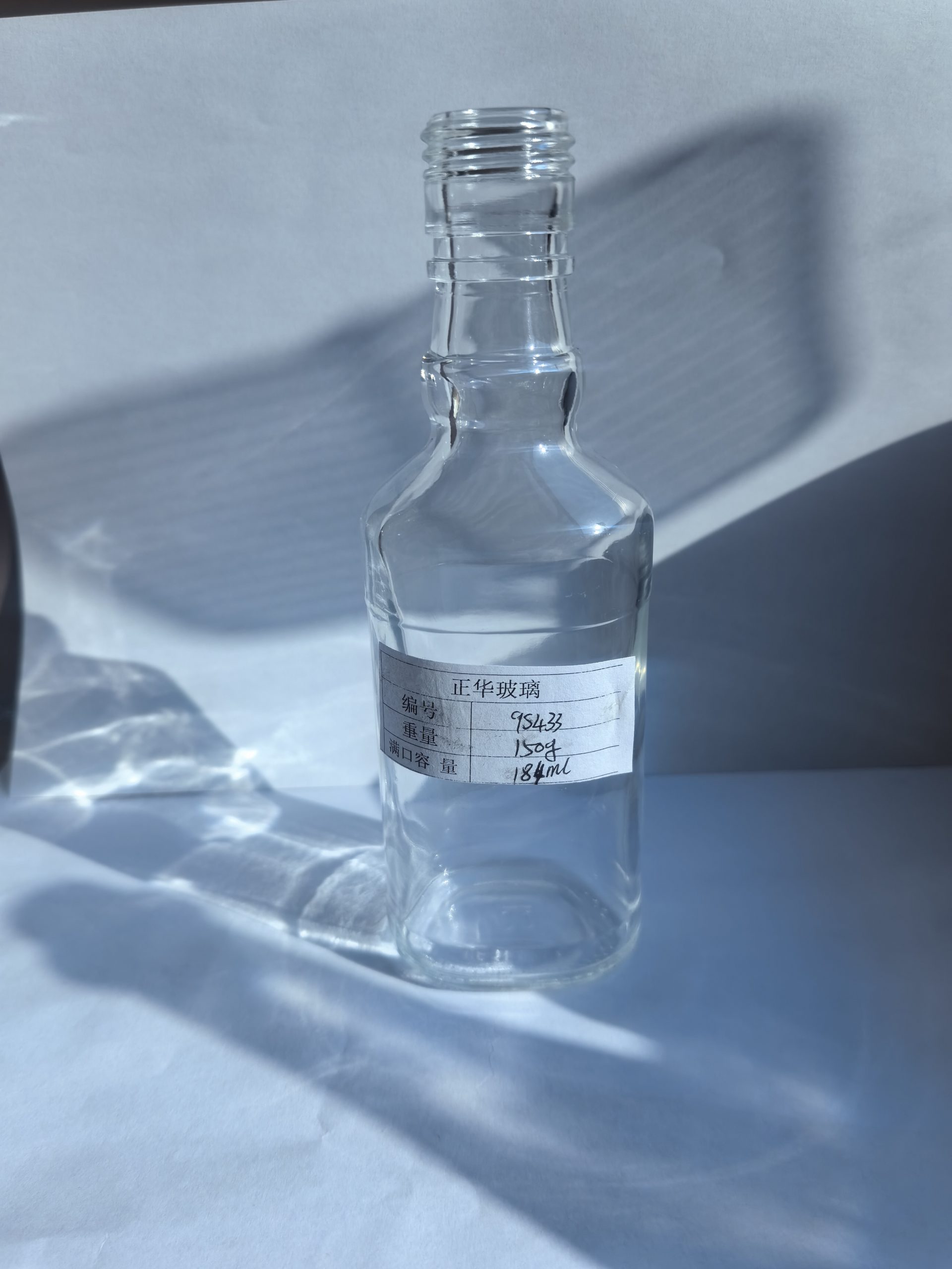 180 мл фруктового сока и банка джема