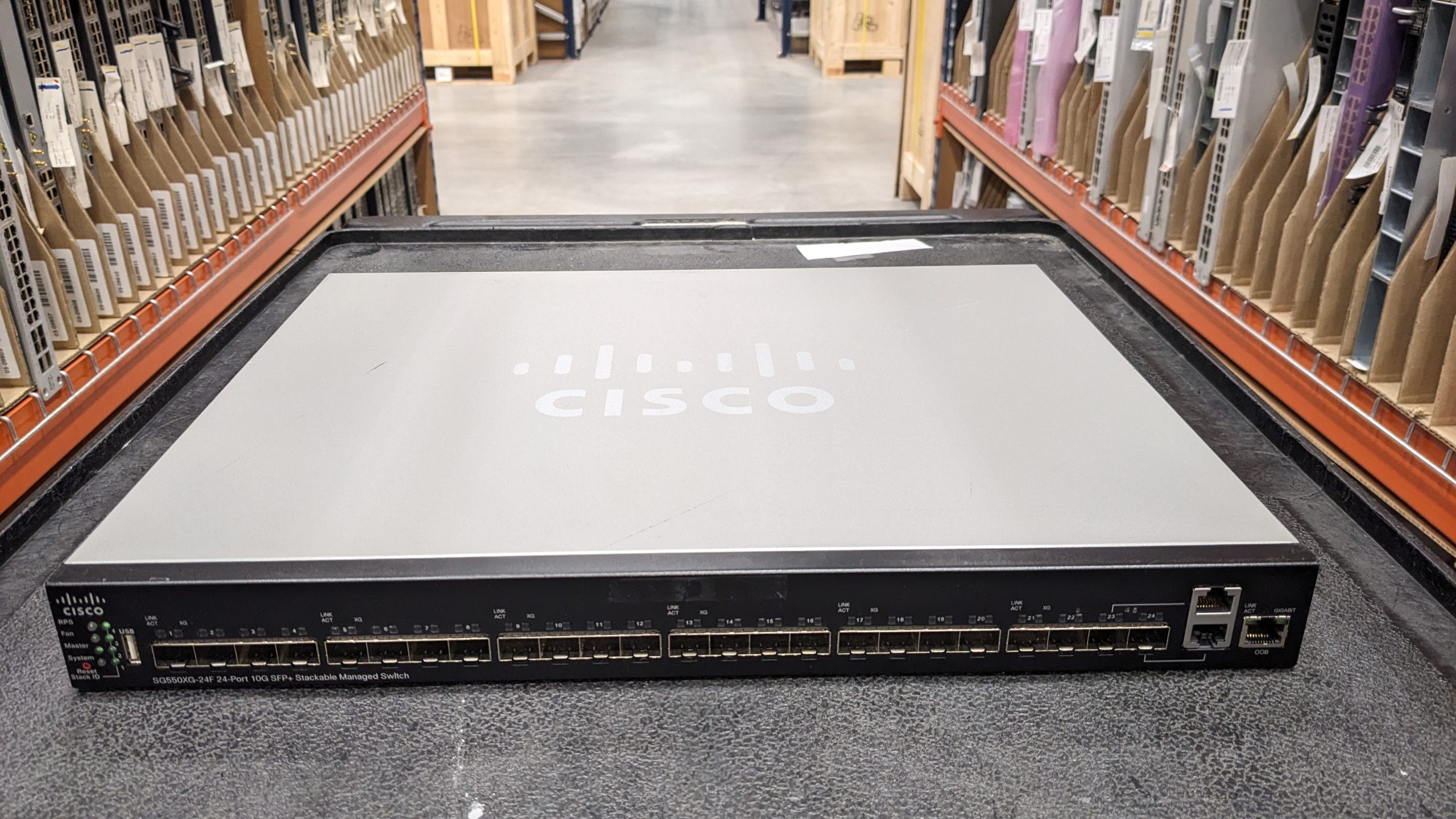 Cisco SG550XG-24F-K9 24x 10G SFP+ с 2x10GBase-T или 10GBase-X управляемым коммутатором
