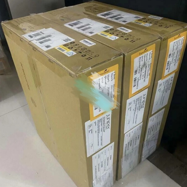 Juniper Networks ACX7024X — маршрутизатор — Gigabit Ethernet — воздушный поток спереди назад