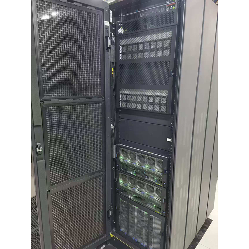 Сервер IBM Z15 в сборе