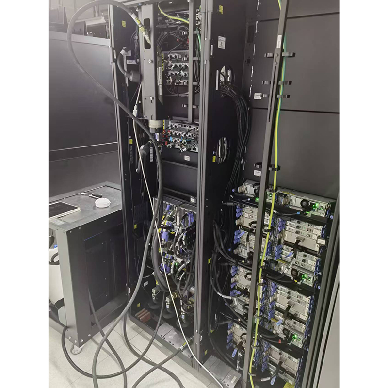 Сервер IBM Z15 в сборе