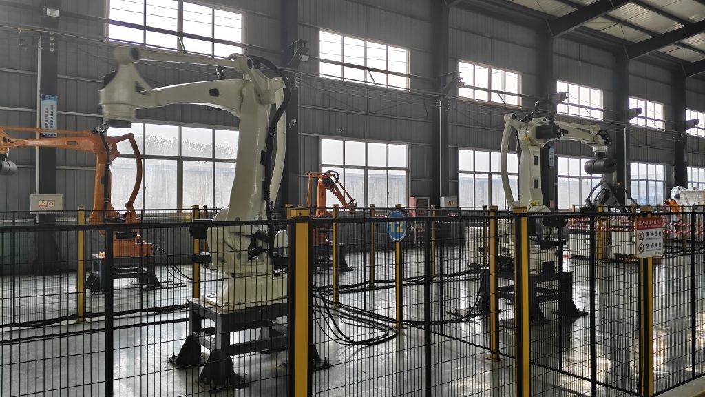 Palletizing robots production lines