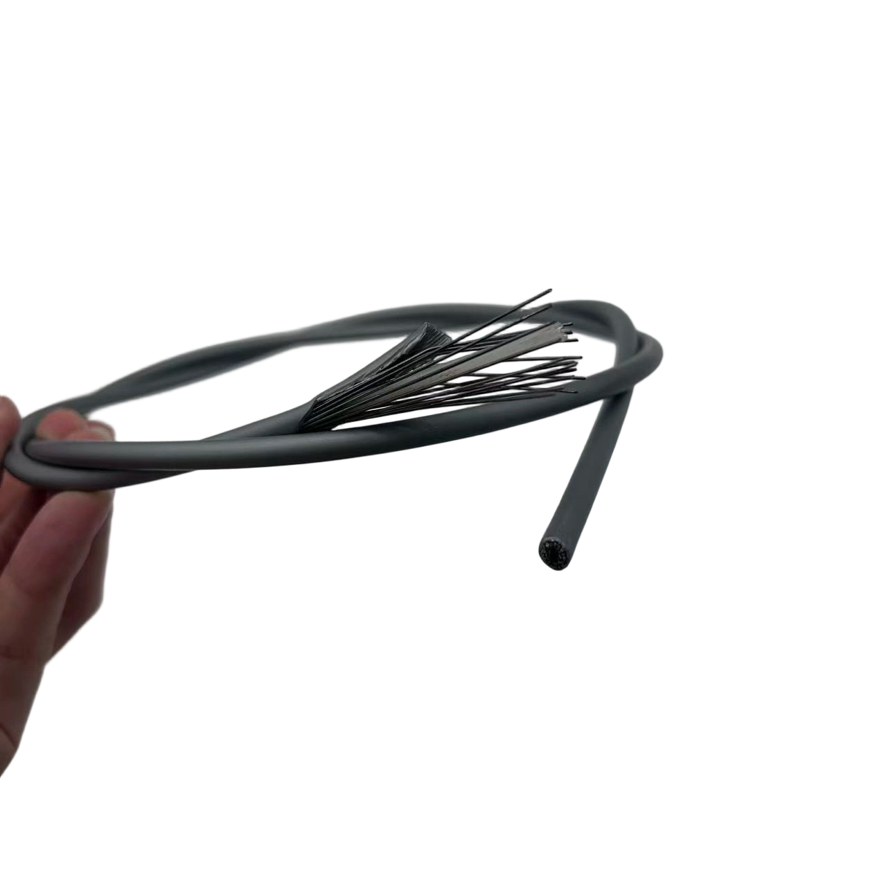 защитная трубка для троса трансмиссии автомобиля