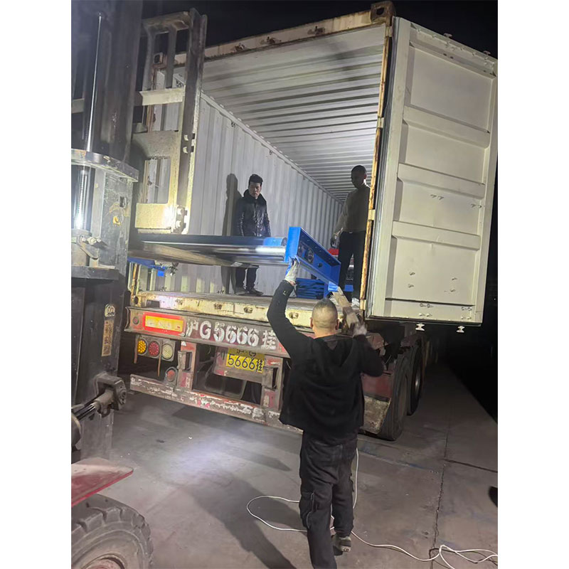 Заказом ван-эя было придерживаться поздней ночи: компания полностью обеспечила клиенту полный доступ к судам