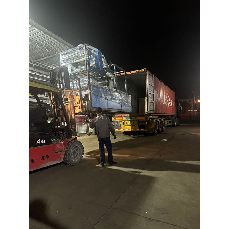 Доставка на заказ! В туркменистан, в туркменистан, в сопровождении 40 – футового шкафа, был доставлен станок для разрезания стежков