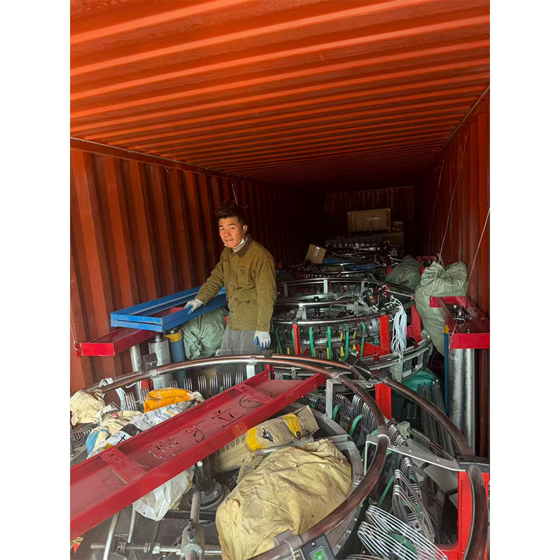 Компания Wenzhou Lifly отправила в Россию 14 ткацких станков для производства сетчатых мешков; высокопроизводительное оборудование получает мировое признание