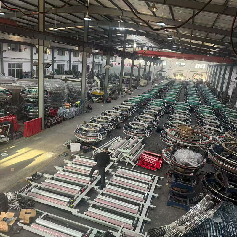 Хорошие новости! Компания раскрутила 500 заказов на двухполосатые станки для своих клиентов внутри страны и 1,1 м для производства мешков для ткани, которые идеально подходят для производства