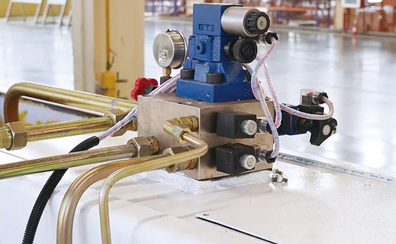 HSG-Гидравлическая-гильотина