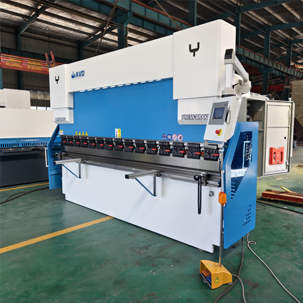 Листогибочный пресс с сервоприводом NC 63T-3200mm