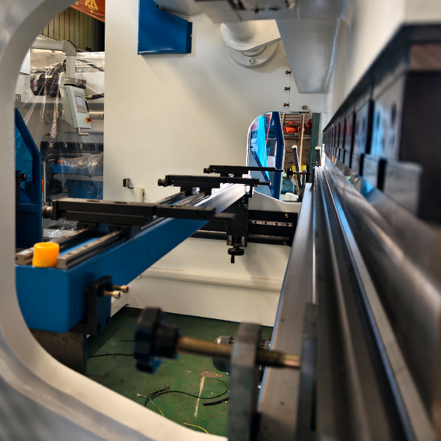 AVD-гибочный-пресс-4