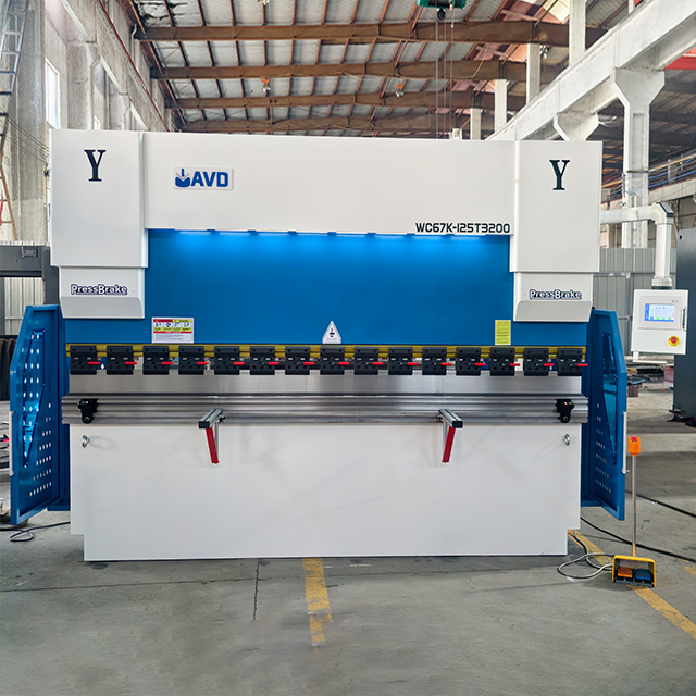 ЧПУ листогибочные станки: точная адаптация под многосценарное производство