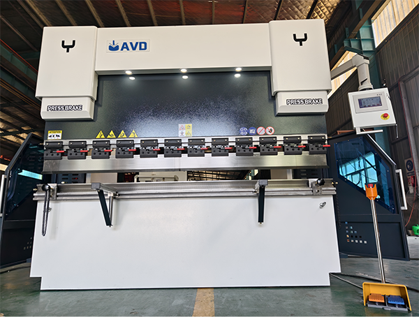 Листогибочный пресс с сервоприводом NC 80T-2500 мм
