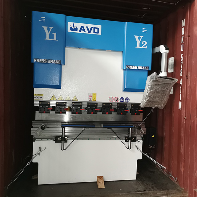 украинский клиент приобрёл 2 ЧПУ листогибочных станка AVD