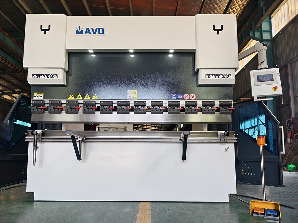 Листогибочный пресс с сервоприводом NC 80T/2500 мм