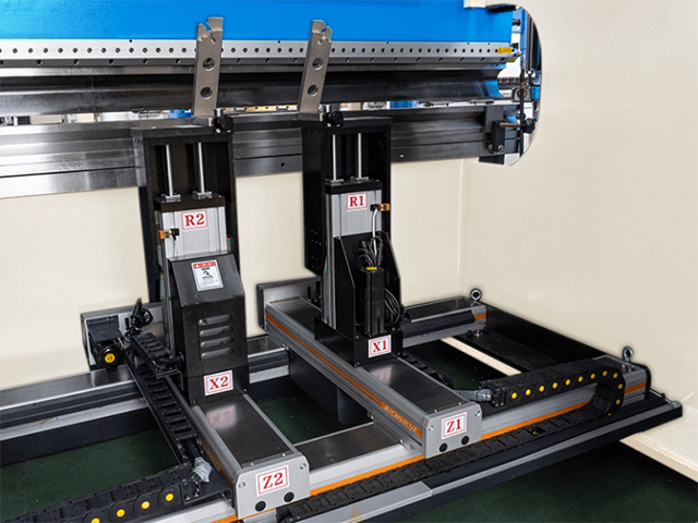 Листогибочный пресс с ЧПУ с сервоприводом