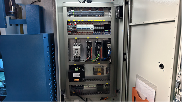 Листогибочный пресс с сервоприводом