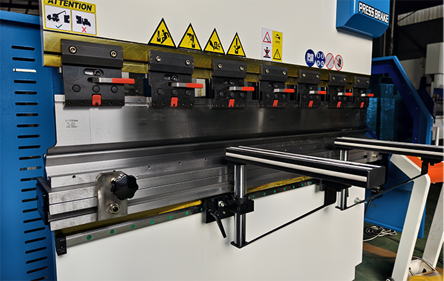 Листогибочный пресс с сервоприводом