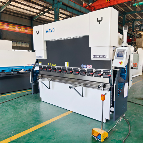 Листогибочный пресс с сервоприводом NC 80T/2500 мм