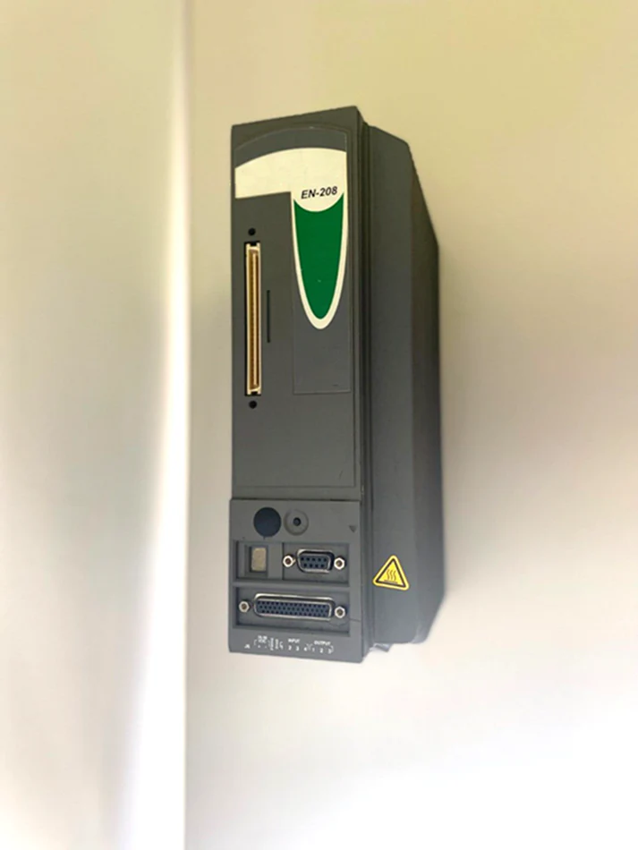 Новый Emerson Control Techniques EN-208-02-000 Ускоренная доставка