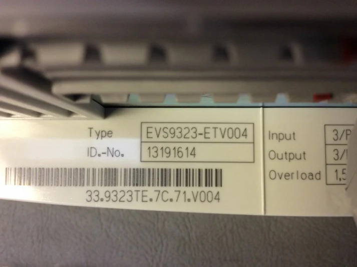 Высокопроизводительный многоосевой сервопривод Lenze EVS9323-ETV004.