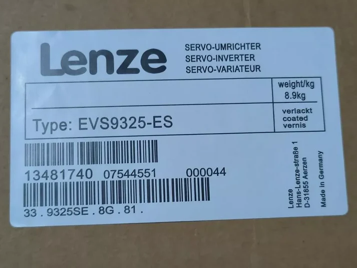 Высокопроизводительный многоосевой сервопривод Lenze EVS9325-ES.
