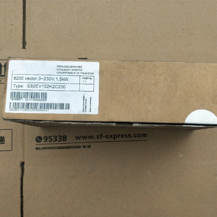 Высокопроизводительный многоосевой сервопривод Lenze E82EV152_2C200.