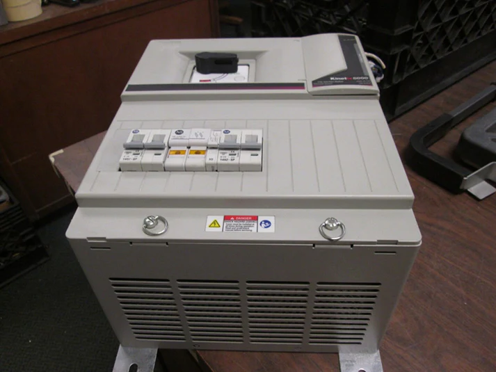 Новый модуль оси Allen Bradley 2094-XL75S-C1