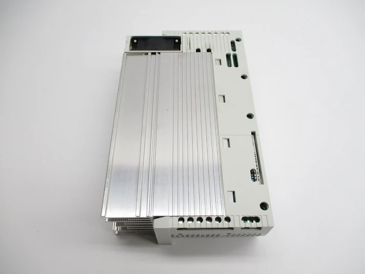 Высокопроизводительный многоосевой сервопривод Lenze E82EV222_2B.