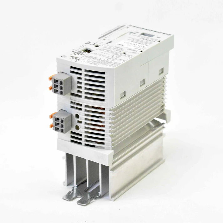 Высокопроизводительный многоосевой сервопривод Lenze E82EV371_2C.