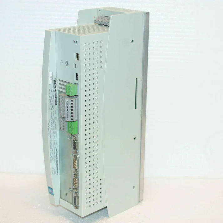 Высокопроизводительный многоосевой сервопривод Lenze EVS9322-CSV003.